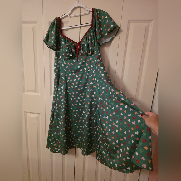 Unique Vintage Emerald Dress - Picture 3 of 6